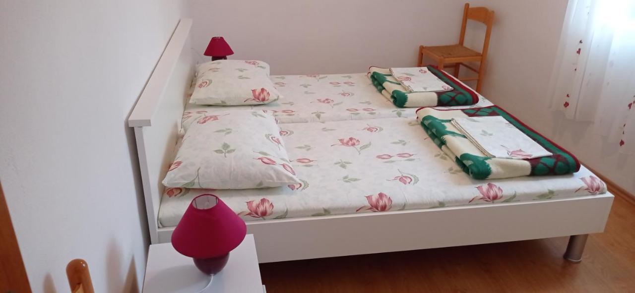 Apartments Tatjana Martinšćica Eksteriør bilde
