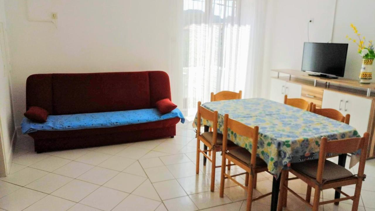 Apartments Tatjana Martinšćica Eksteriør bilde